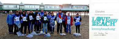 Glasdon LOVEmyBEACH Cleans!